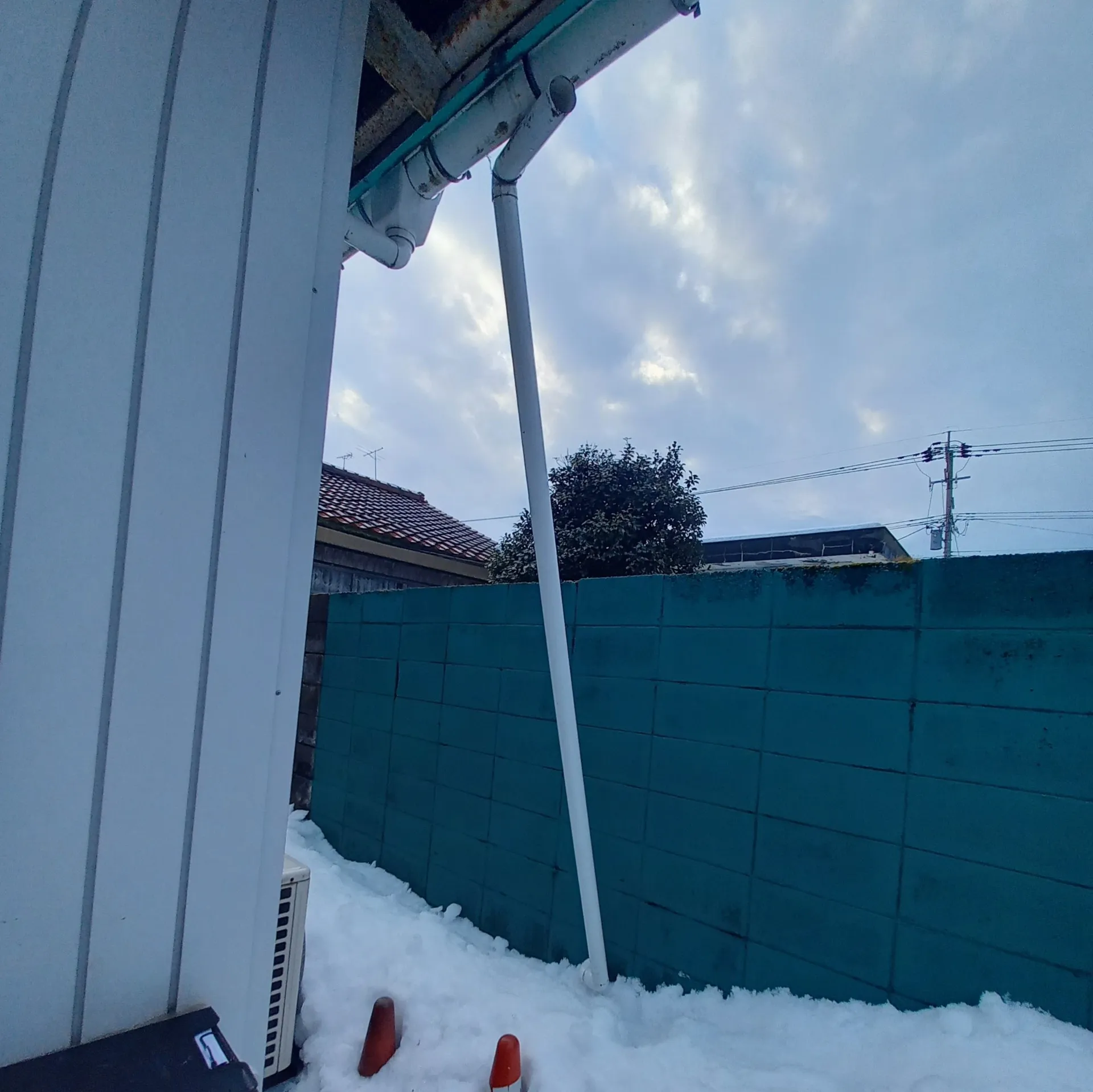 福井リフォーム！雪の被害で、雨樋破損！